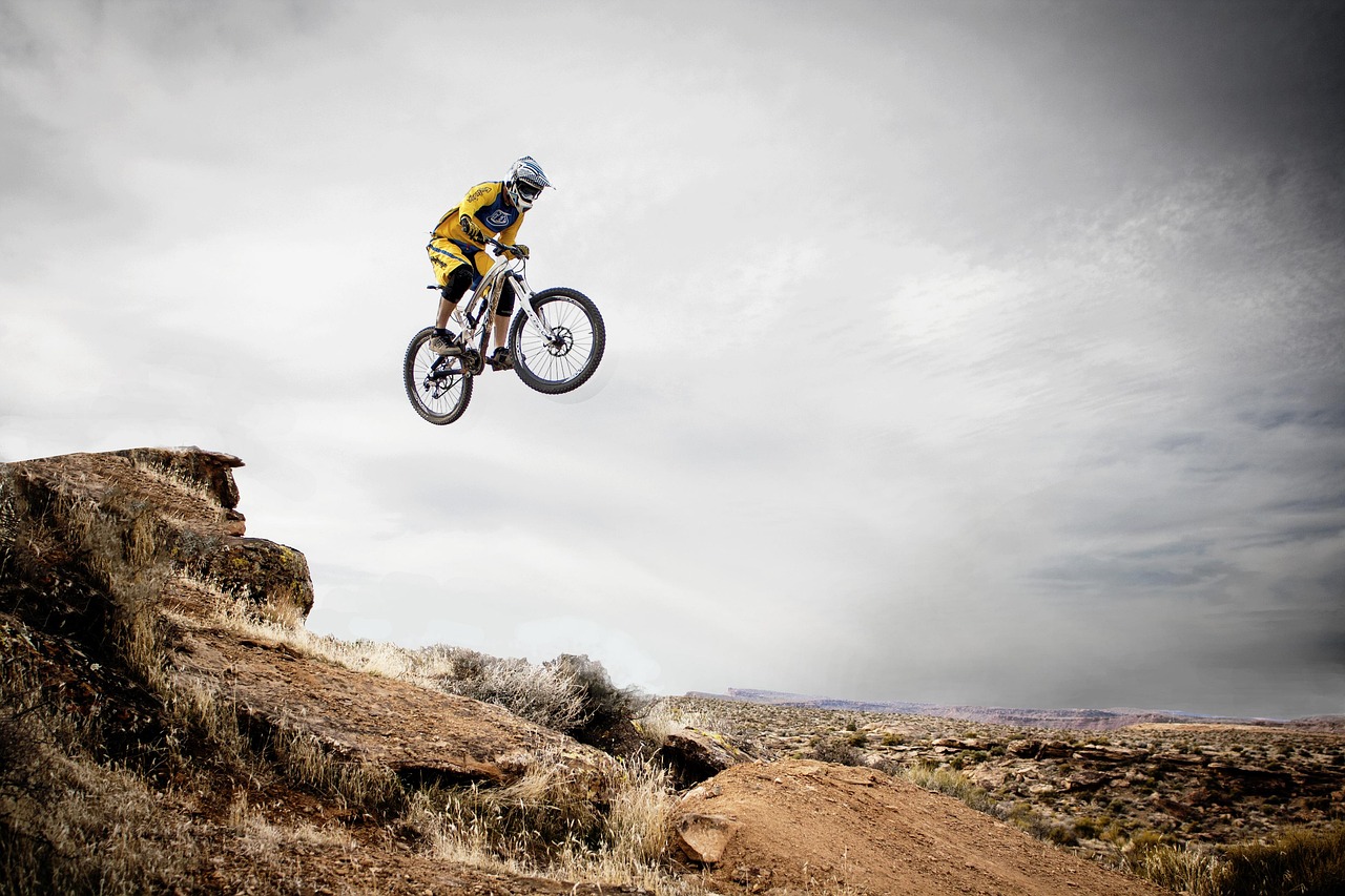 mountain biking sports leaping 95032